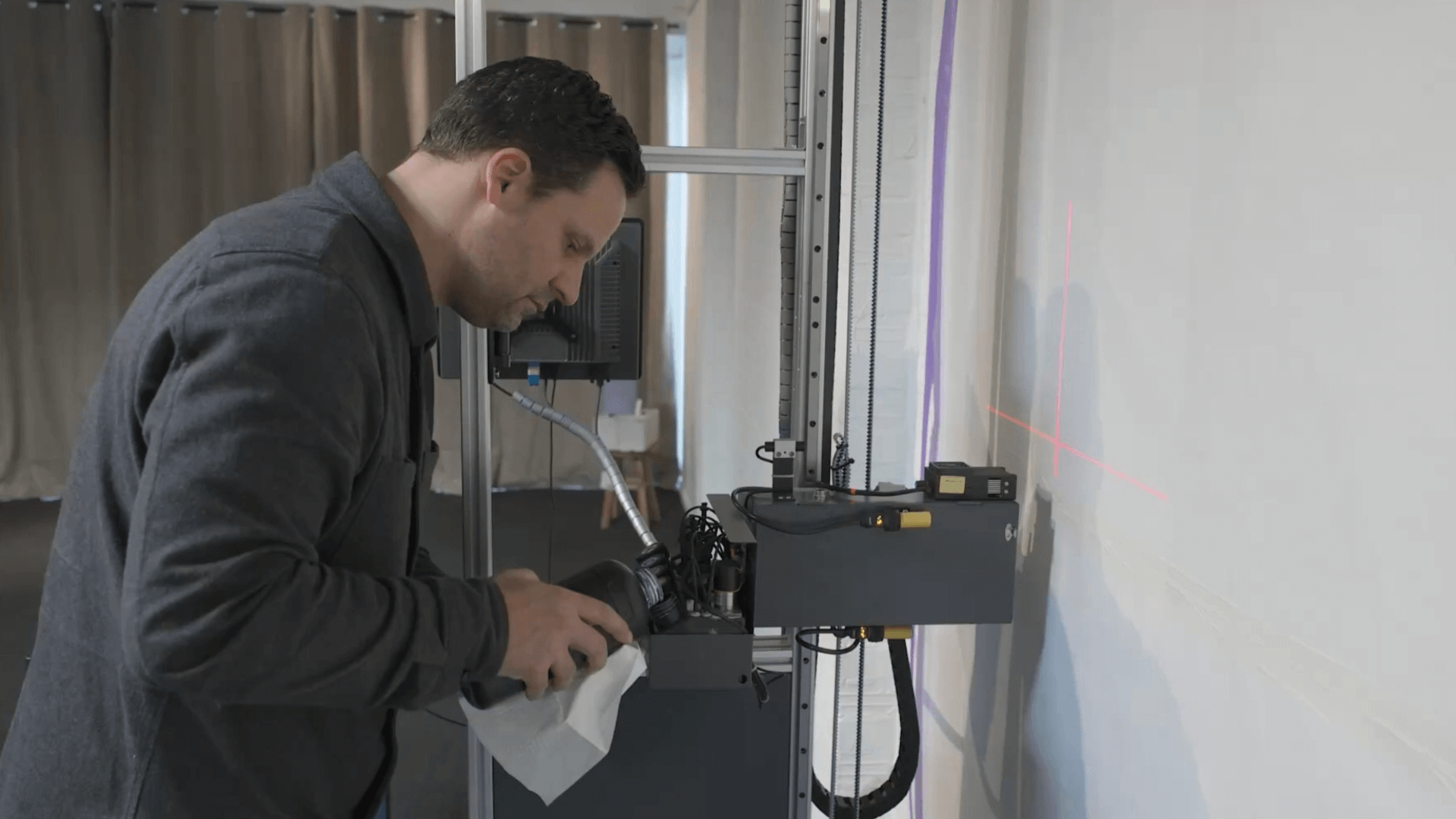 Ondernemer Martin ter Horst, eigenaar van Inkture aan het werk