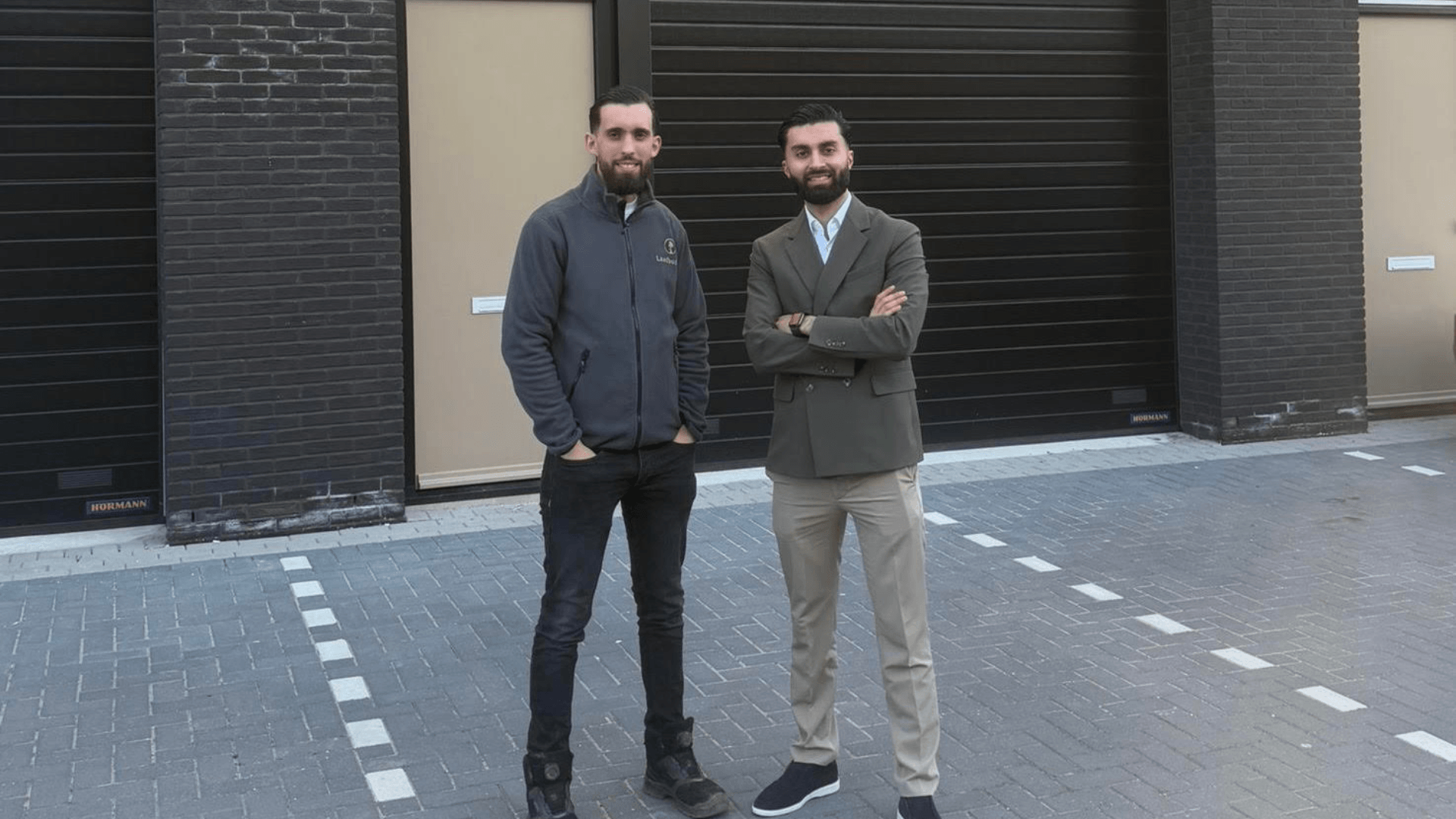 Ondernemers Mohamed Diba & Arsalan Ahadi, eigenaren van de onderneming Laadbudget
